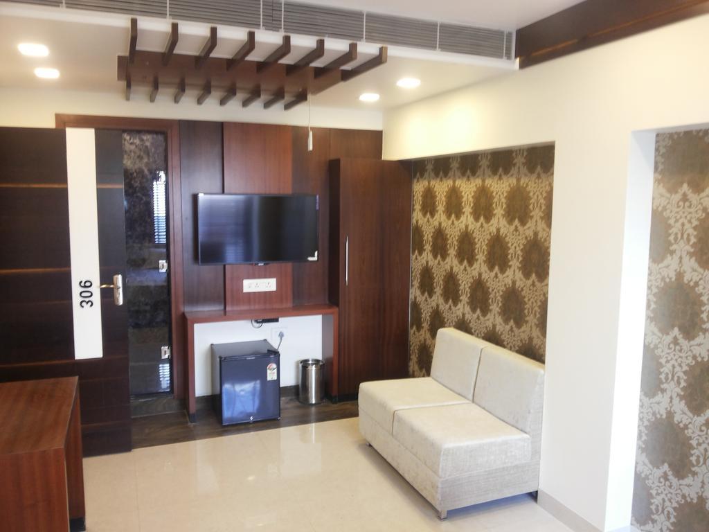 Hotel Sangat Plaza Bhopal Esterno foto