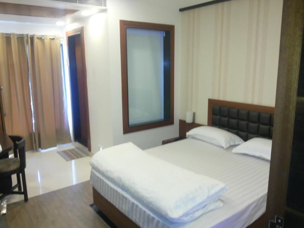 Hotel Sangat Plaza Bhopal Esterno foto