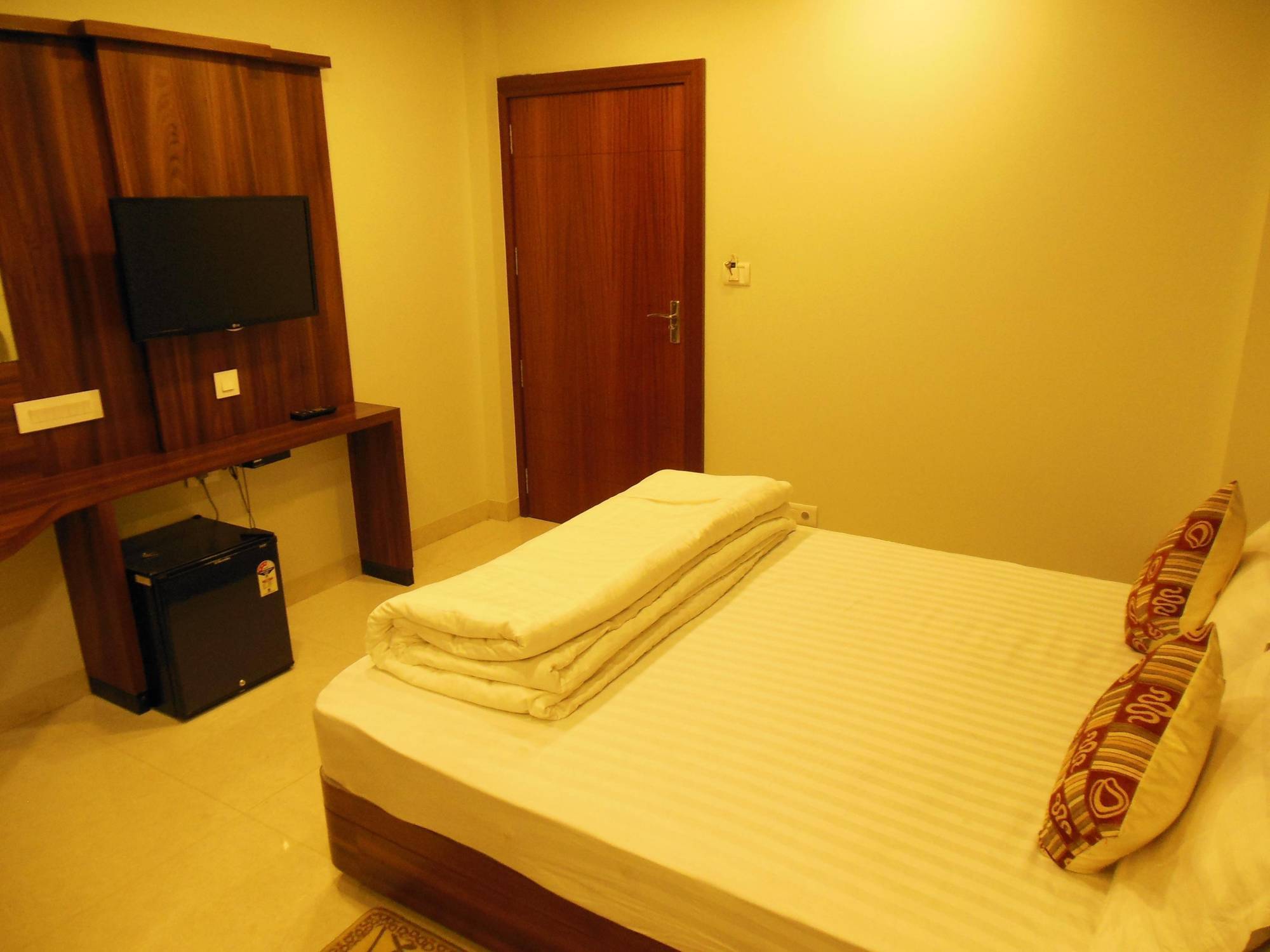 Hotel Sangat Plaza Bhopal Esterno foto